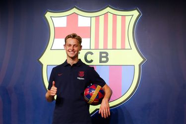 Frenkie in Barcelona: 'Messi nu mijn idool, straks mijn ploeggenoot' (video)