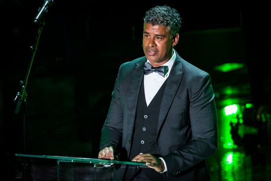 Frank Rijkaard brengt schitterende ode aan Johan Cruijff (video)