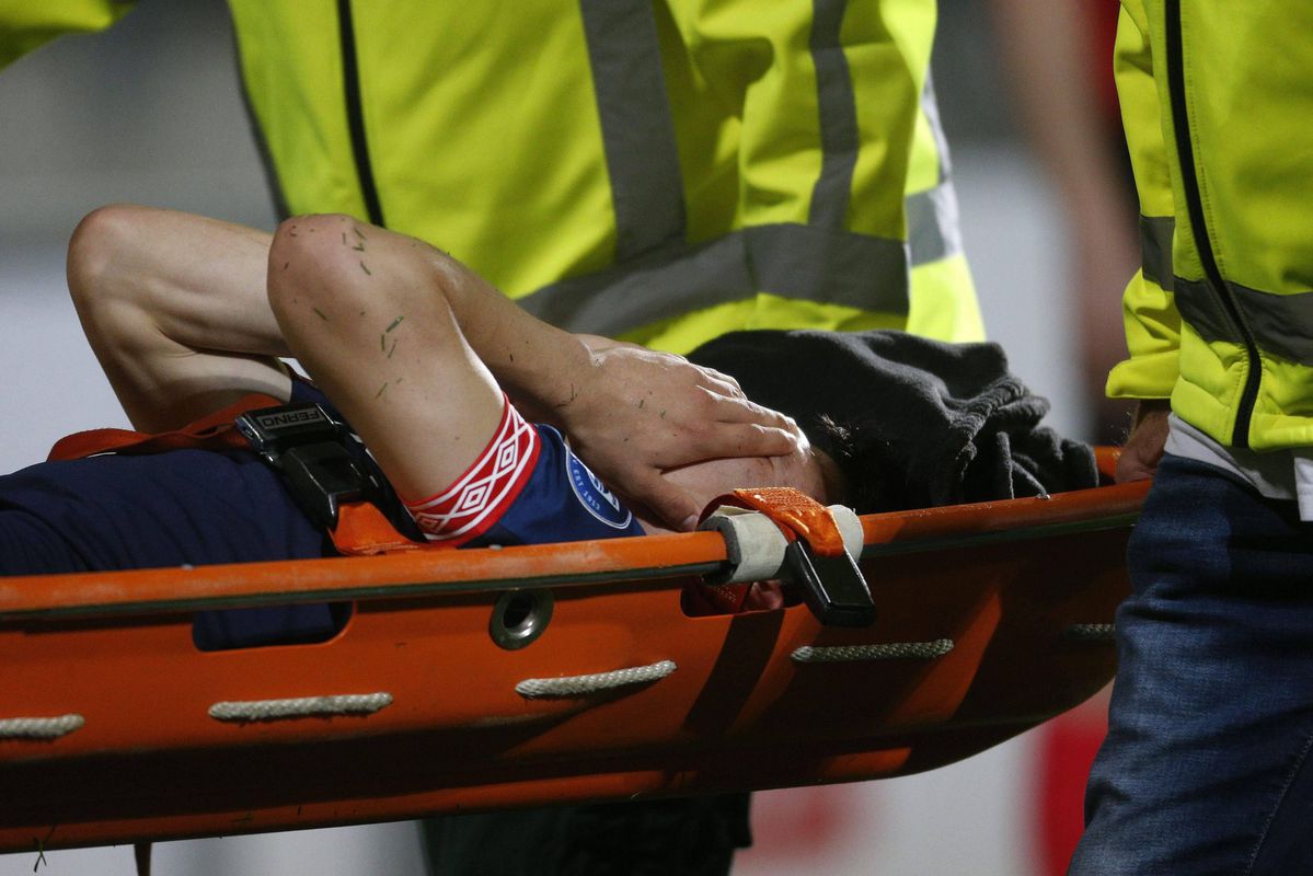 PSV weet niet hoe erg blessure Lozano is: 'Hopen dat het meevalt'