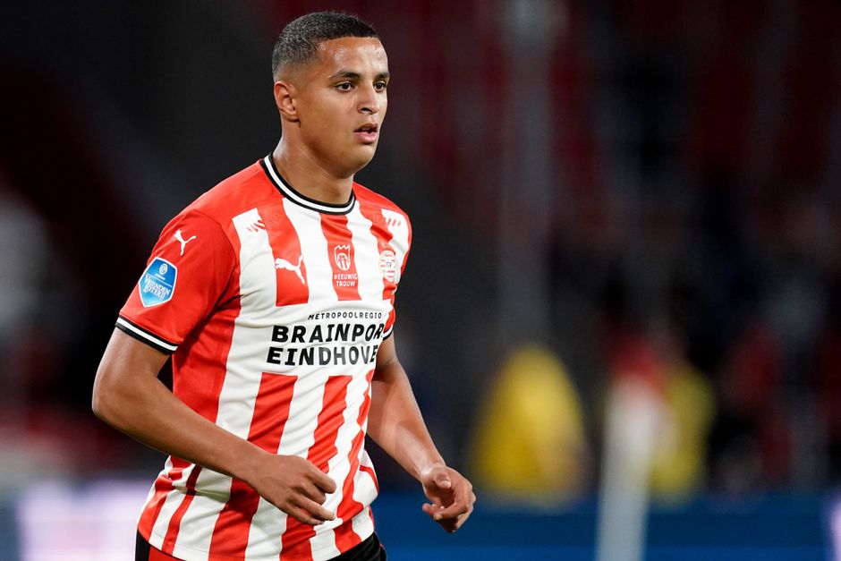 Puzzeltje PSV in opstelling tegen Granada: dit zijn de vervangers van Gakpo en Rosario in de basis