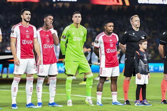 Stem! Met welke verdediging moet Ajax tegen AZ spelen?