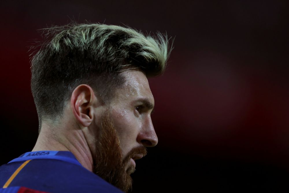Pique prijst Messi hemel in en deelt weer eens sneer uit aan Ronaldo