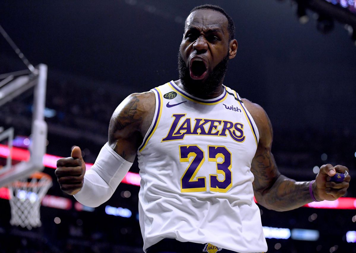 🏀😷 | 'Spelers van LA Lakers in quarantaine na partij tegen 4 coronapatiënten van Nets'