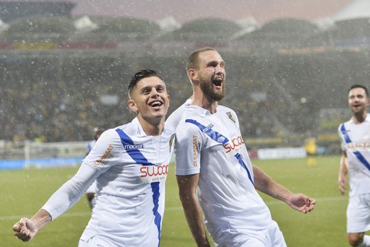 Vitesse steviger aan kop na zege in Kerkrade (video)