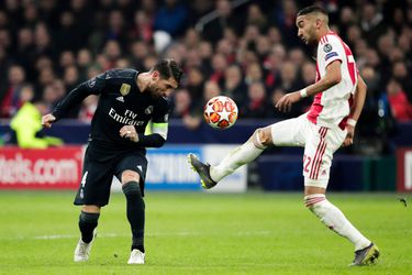 Taxichauffeur uit Madrid is dolenthousiast over Ajax (video)