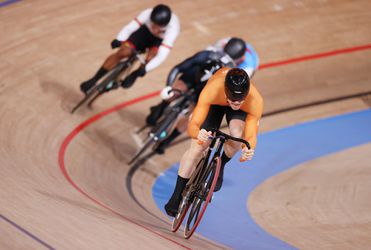 Harries Hattrick is springlevend: Harrie Lavreysen stoomt door naar finale keirin