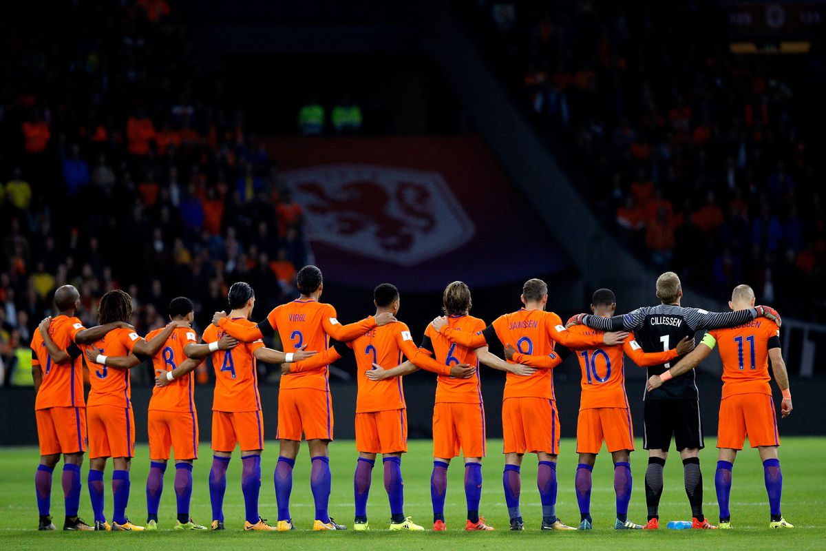 KNVB geeft tekst en uitleg: wél minuut stilte bij amateurvoetbal, niet bij Nederlands elftal