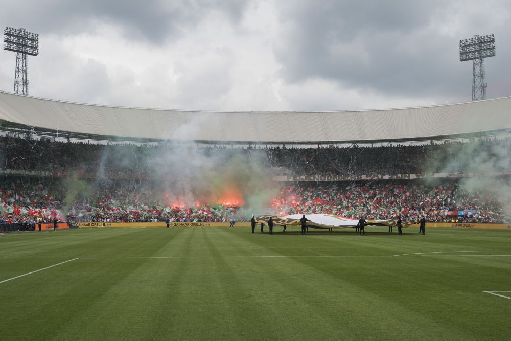 Politie is klaar met vuurwerk bij voetbalwedstrijden en wil een verbod