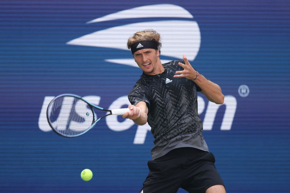 Olympisch kampioen Alexander Zverev dankzij 15e zege op rij naar kwartfinales US Open