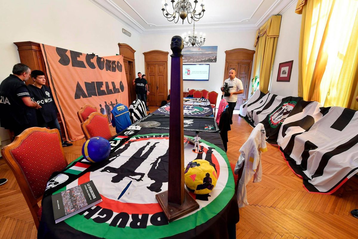 WTF! Leiders harde kern Juventus opgepakt na bizarre handel in tickets
