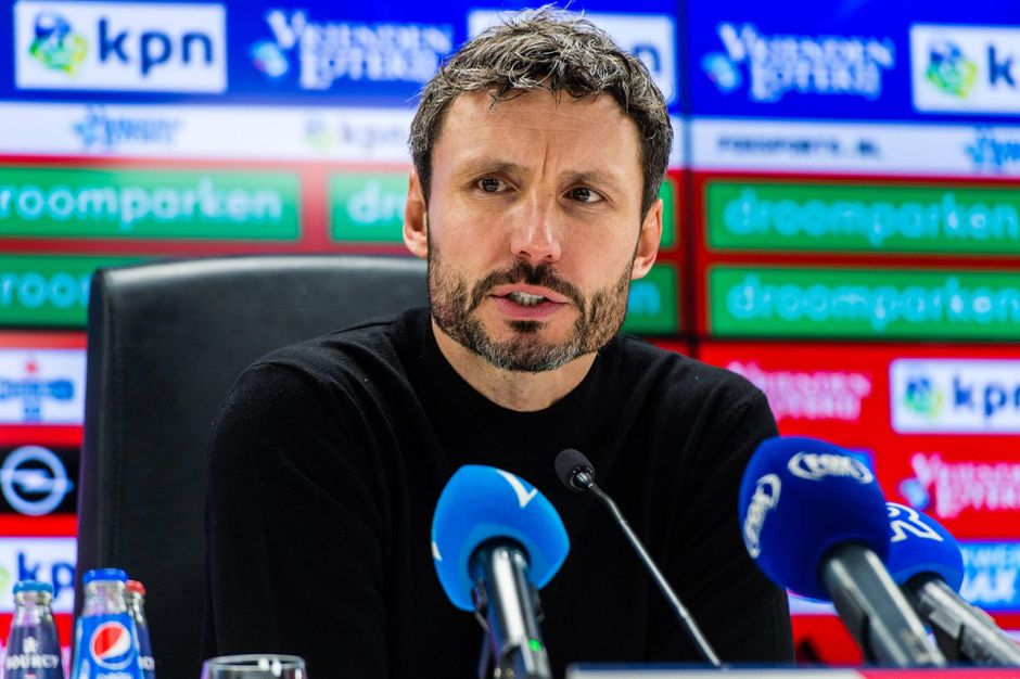 Van Bommel wil niet dat scholen weer open gaan voor examens: ‘Vragen om problemen’