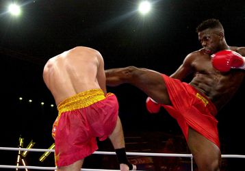 Bonjasky accepteert uitdaging Saki: 'Dat is wat echte mannen doen, Rico Verhoeven'