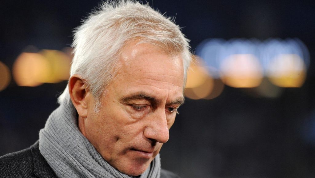 Late penalty helpt Van Marwijk aan de winst