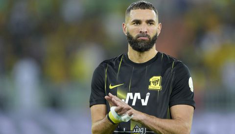 Franse minister: 'Karim Benzema heeft contacten binnen terreurorganisatie'