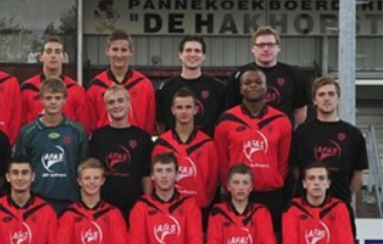 📸​ | Bij deze voetbalclub speelde Tariq Osaro voordat hij kickbokser werd