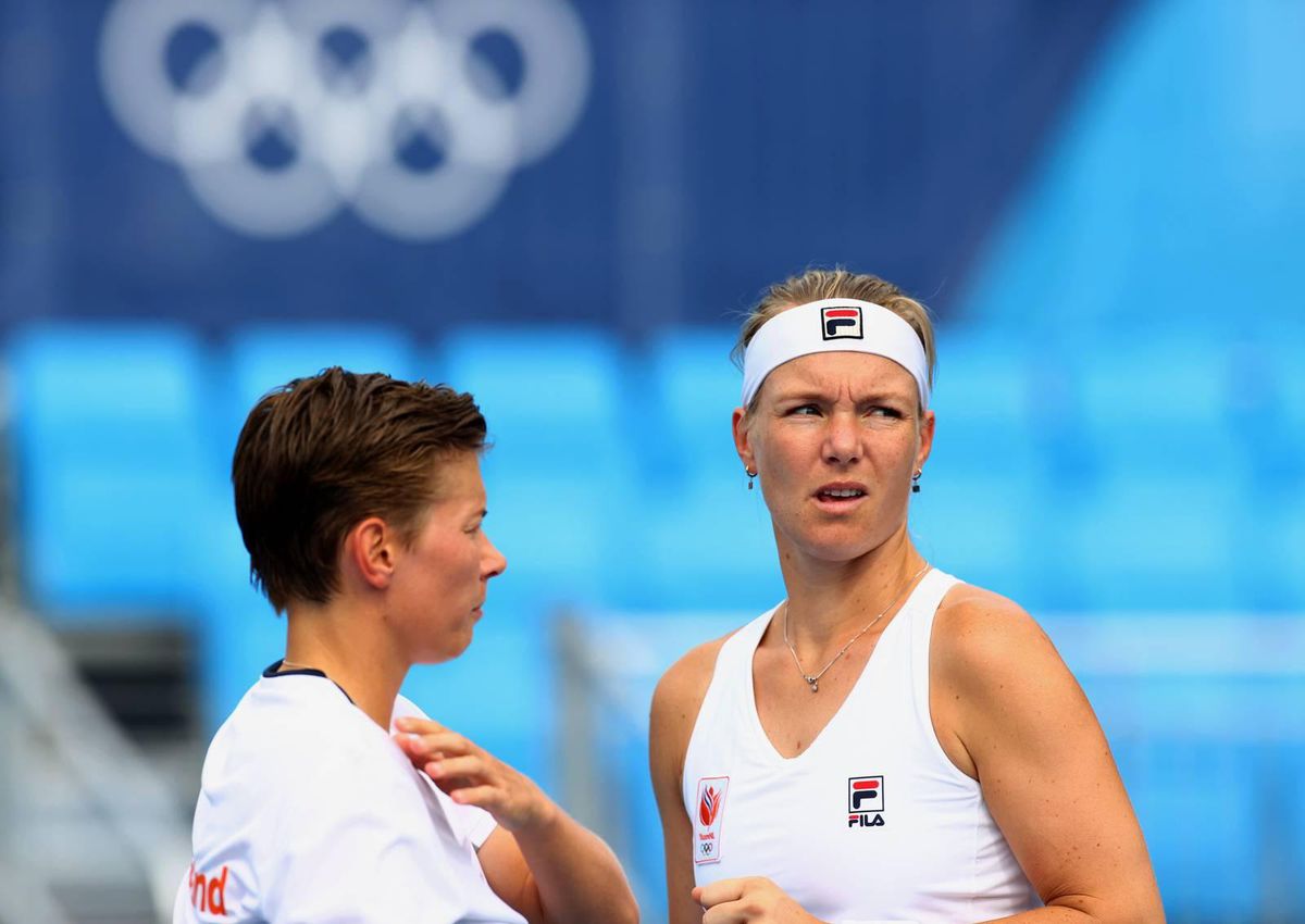 Tenniscarrière Kiki Bertens lijkt voorbij na nederlaag met Demi Schuurs in dubbelspel