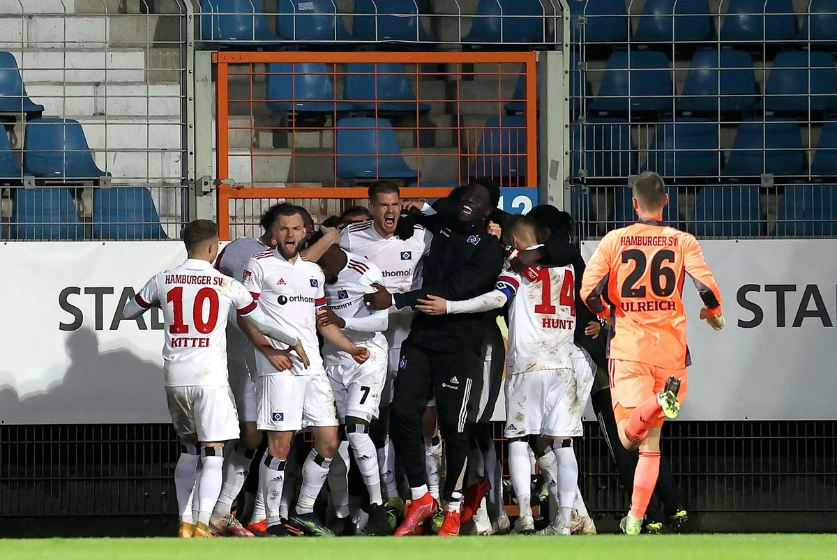 HSV wint belangrijk potje en houdt goed zicht op promotie naar Bundesliga