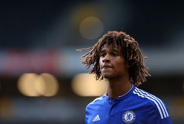 Aké lijkt te worden beloond met basisplaats bij Chelsea