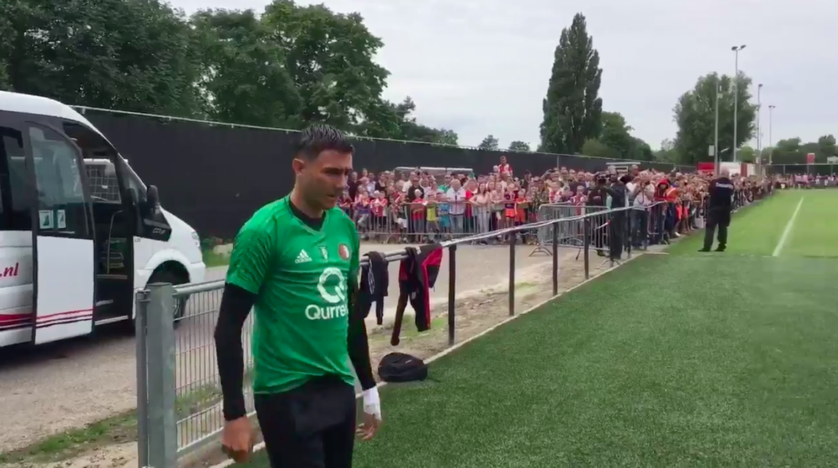 Berghuis keert onder veel aandacht terug op trainingsveld Feyenoord (video)