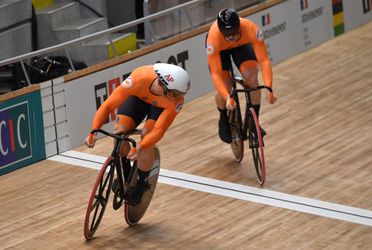 🎥 | Harrie Lavreysen verslaat Jeffrey Hoogland in de sprintfinale op WK