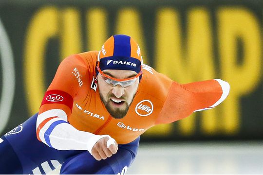 Kjeld Nuis pakt podiumplek bij WK sprint, Pavel Kulizhnikov naar de eindzege