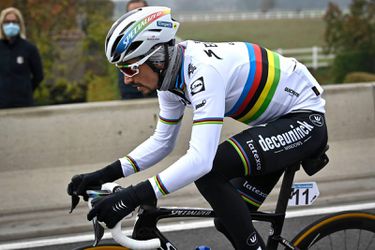 Sprinter Davide Ballerini zegeviert in 1e Tour de la Provence-etappe