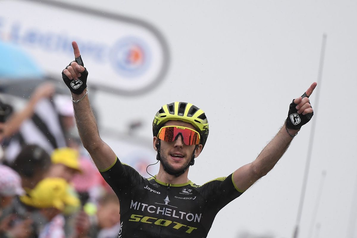 Tour de France: Simon Yates pakt 2e etappezege op Prat d’Albis