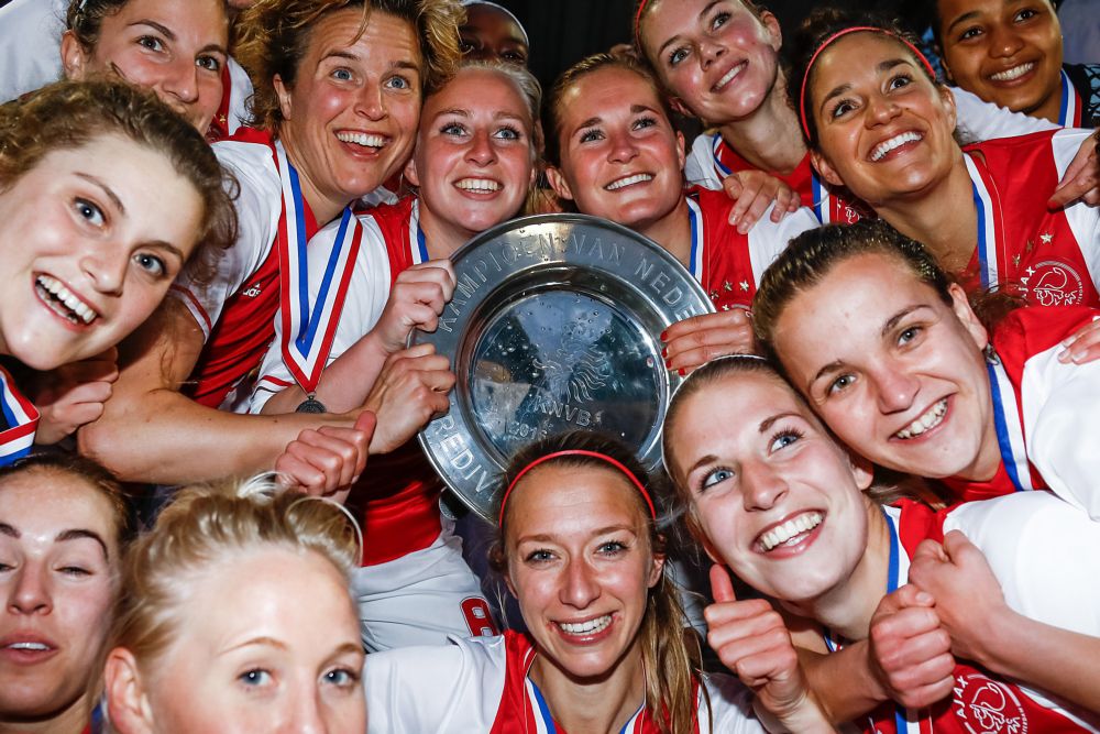 Vrouwenvoetbal: zo vierde Ajax haar 1e kampioenschap