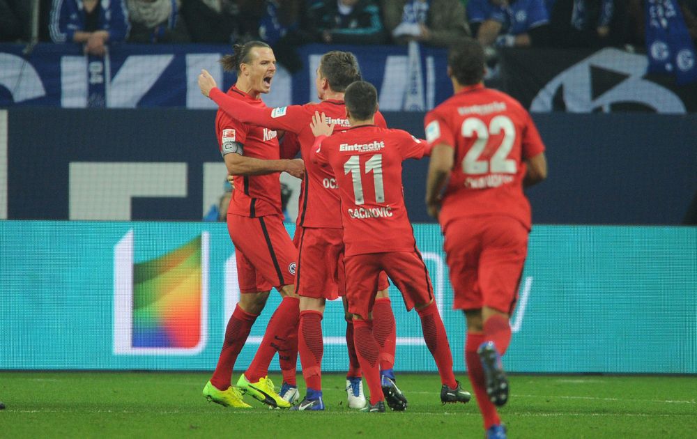 Subtop ver weg voor Schalke door minimale nederlaag tegen Frankfurt