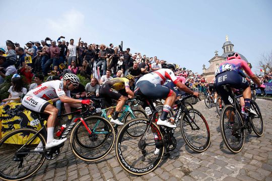 Hervorming wielerklassiekers uitgesteld door UCI