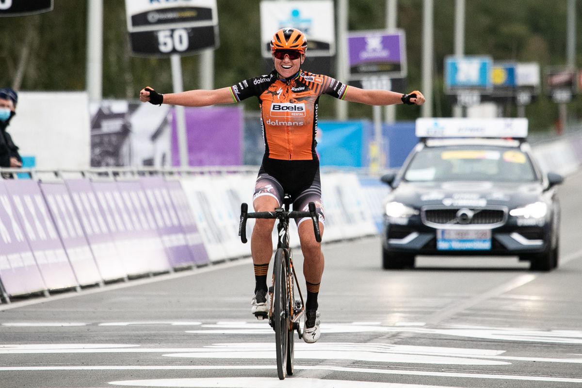 Amy Pieters volgt ploeggenote Van der Breggen op als Nederlands kampioene