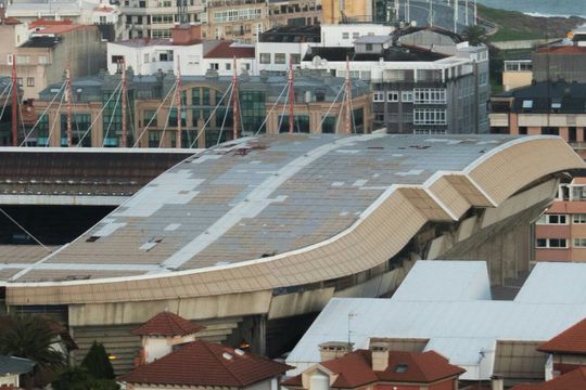 Duel tussen Deportivo en Betis uitgesteld door afgewaaide dakschermen