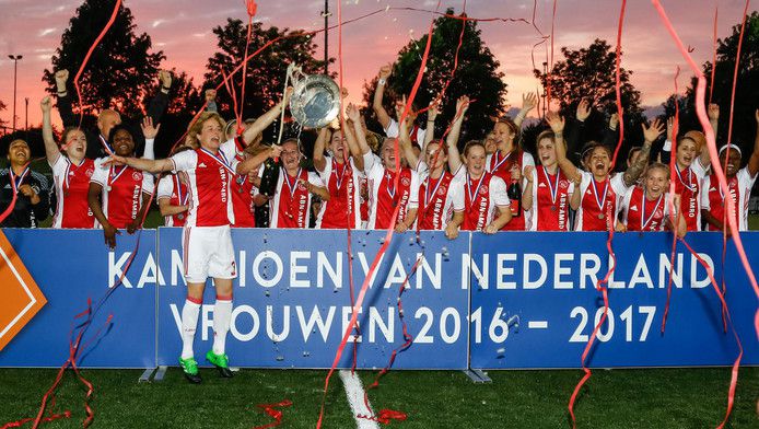 Ajax vrouwen verslaan ADO en veroveren eerste landstitel ooit