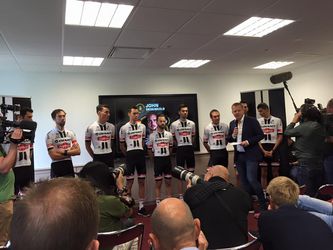 Giant-Alpecin weer compleet en viert dat met speciaal Tourshirt