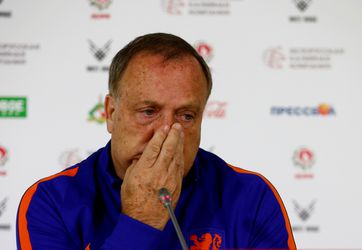 Dick Advocaat begint meteen na kerst met indienen transferverzoeken bij Sparta