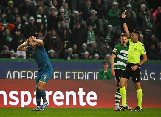 🎥 | Pepe slaat speler van Sporting CP tegen de grond