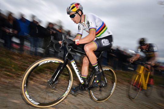 Goed nieuws voor LottoNL-Jumbo: Wout van Aert mag al jaar eerder naar wielerteam