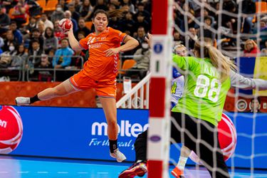 Bondscoach Mayonnade haalt international Smeets van Molde naar zijn handbalclub Metz