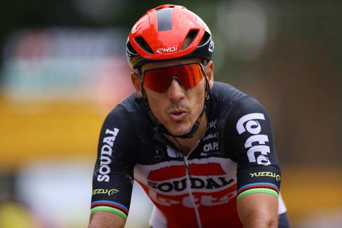 Gilbert en Froome hielpen wielerfan uit ravijn: ‘Hij viel zo'n 20 meter naar beneden'