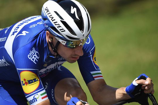 Elia Viviani verslaat Sam Bennett in Prudential RideLondon-sprint (video)