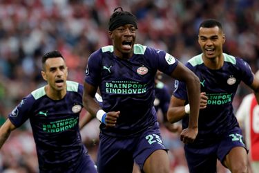 PSV rolt Ajax helemaal op met 0-4 en pakt Johan Cruijff Schaal