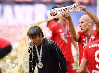 Kampioenscoach Kovac weer helemaal het mannetje: 'Ik blijf bij Bayern'