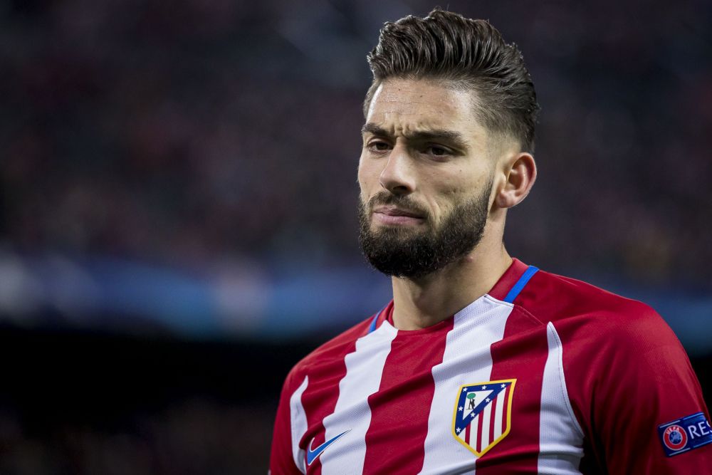 Carrasco neemt de bal prachtig op de slof (video)