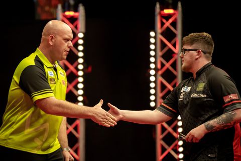 Michael van Gerwen over 'waarschijnlijke tegenstander' Keane Barry: 'Hij is niet best op tv'