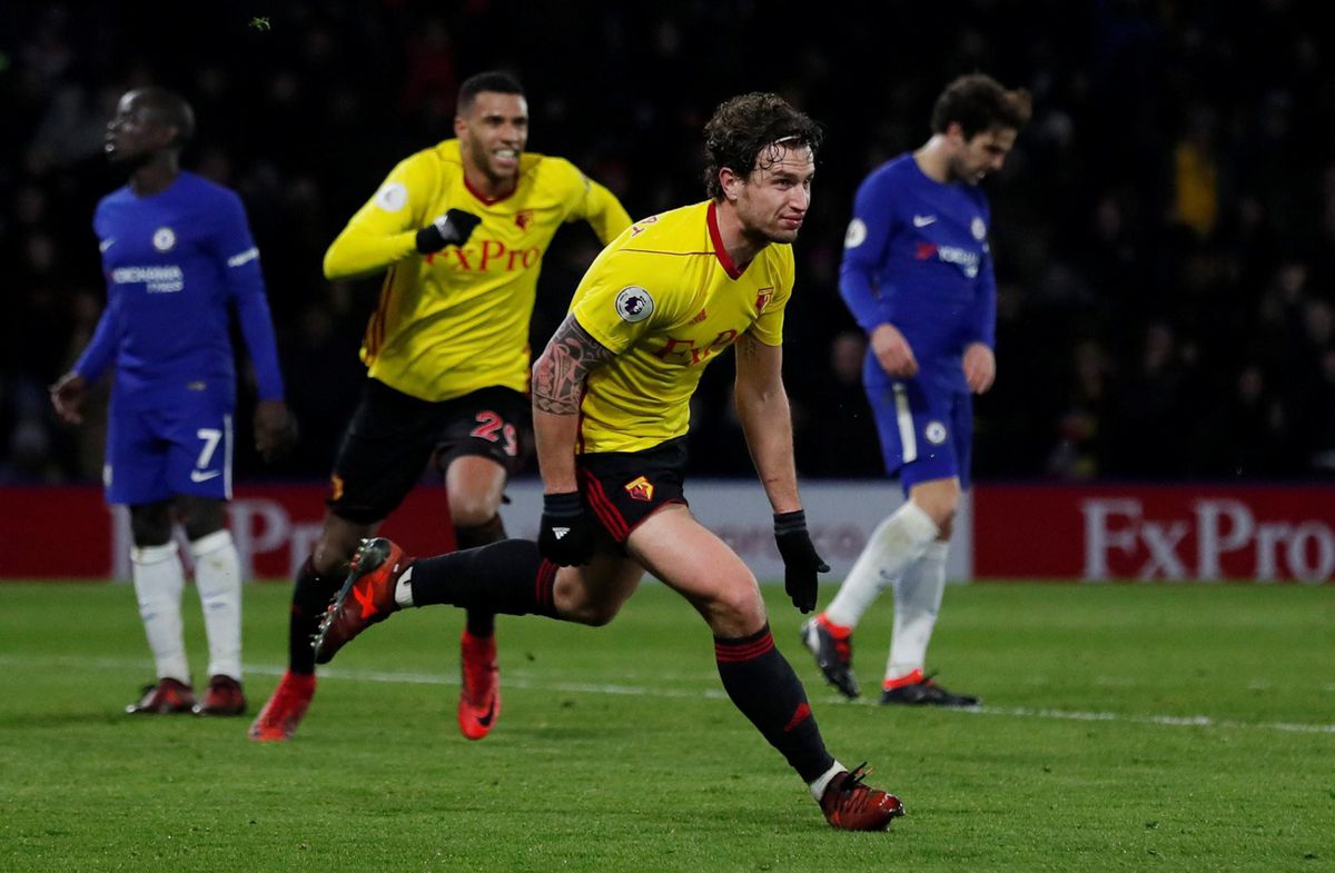 Janmaat helpt Watford met belangrijke goal langs armzalig Chelsea