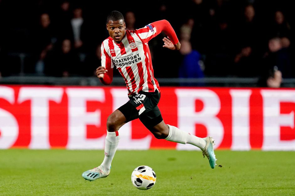 Van Bommel kiest Dumfries als nieuwe aanvoerder van PSV