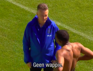 Louis van Gaal vroeg Quinten Timber naar vaccinatie: 'Je bent dus geen wappie?'