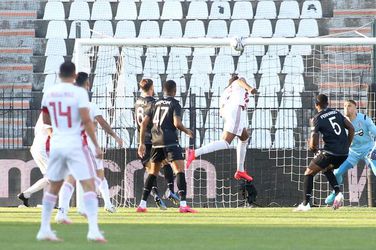 Biseswar kan met PAOK Griekse competitie niet spannend maken met verlies in topper