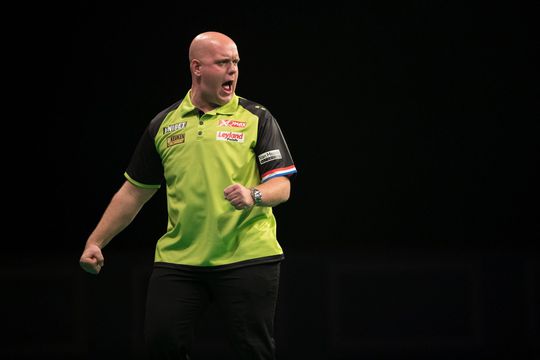 Van Gerwen heeft geen voorkeur na WK-loting: 'Zijn beiden aan elkaar gewaagd'