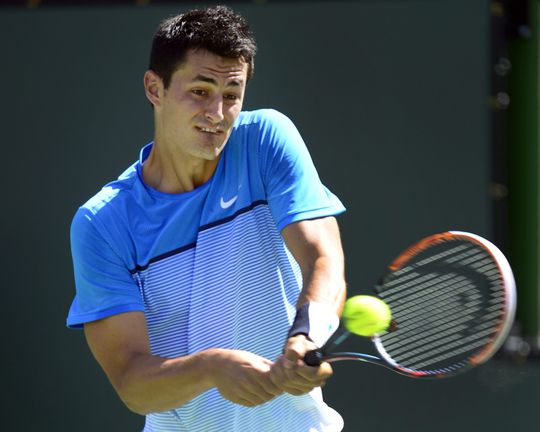 Tennisser Tomic met racket achterstevoren uitgeschakeld (video)